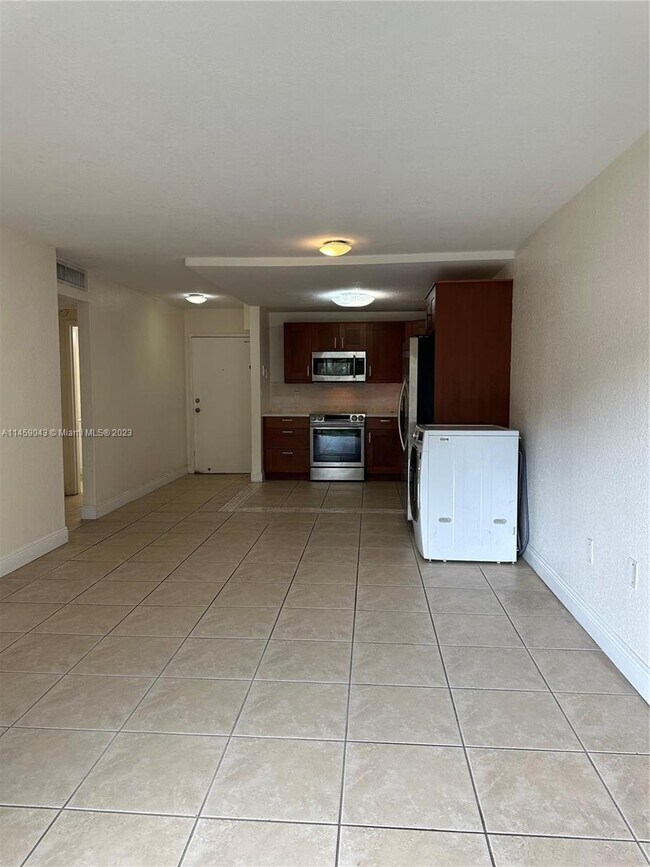 Foto del edificio - 5020 NW 79th Ave