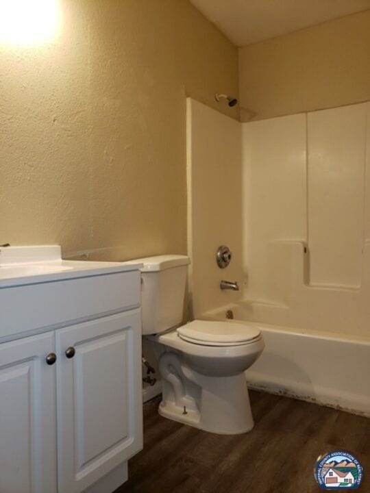 Building Photo - 590 El Centro Ave