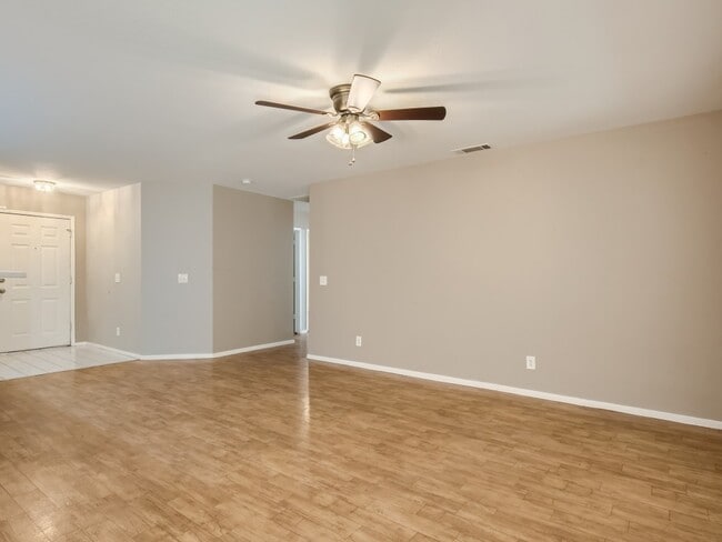 Building Photo - 427 Yarnell Dr