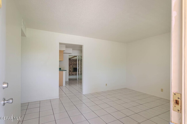 Building Photo - 2125 Pacheco Dr
