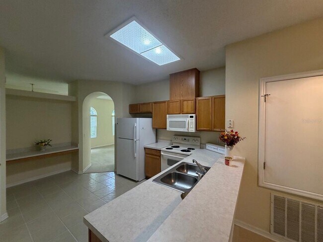 Foto del edificio - 10130 Shadow Creek Dr