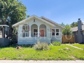 Building Photo - 805 E Platte Ave