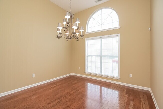 Foto del edificio - 84 Forked Creek Pkwy