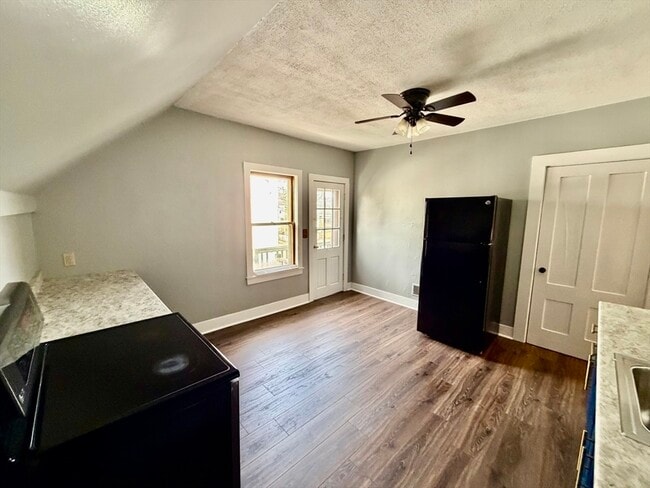 Foto del edificio - 86 Maplewood Ave