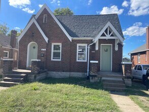 Building Photo - 1123 North and South Rd Building Photo - 1123 North and South Rd