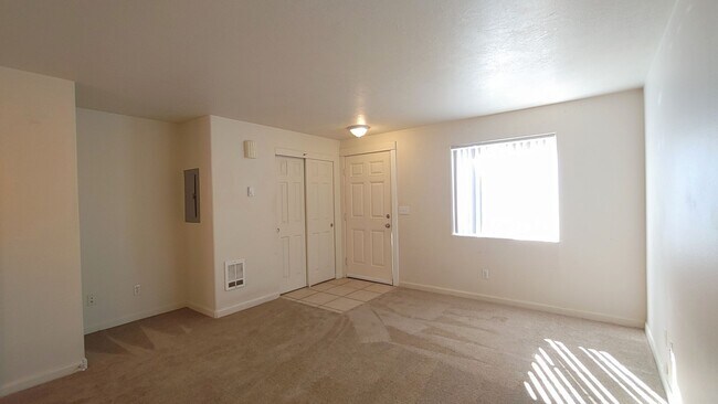 Foto del edificio - 13324 SE Stark St