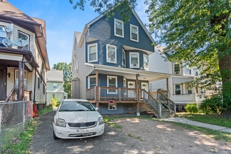 Primary Photo - 110 Park Ave