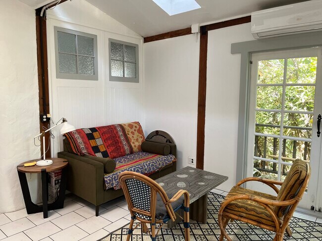 Foto del edificio - 3534 Fernwood Ave
