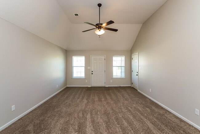 Building Photo - 9889 Southern Oak Way