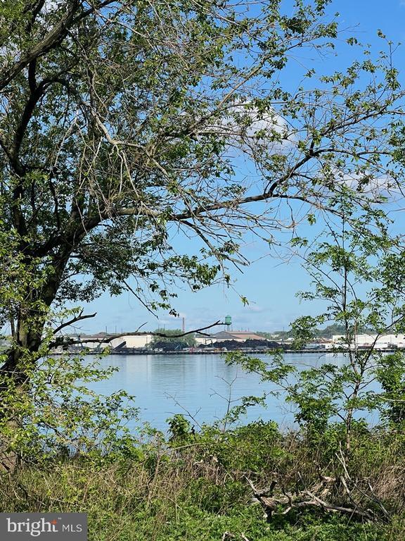 Foto del edificio - 320 Nathan Dr