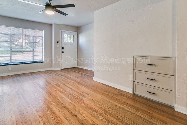 Photo - 1421 Classen Dr Apartment