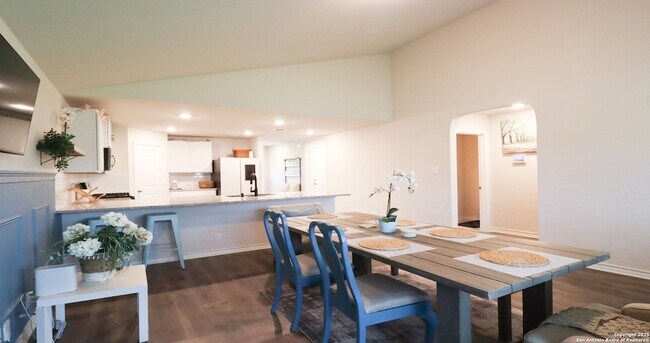 Foto del edificio - 6807 Kingsley Edge