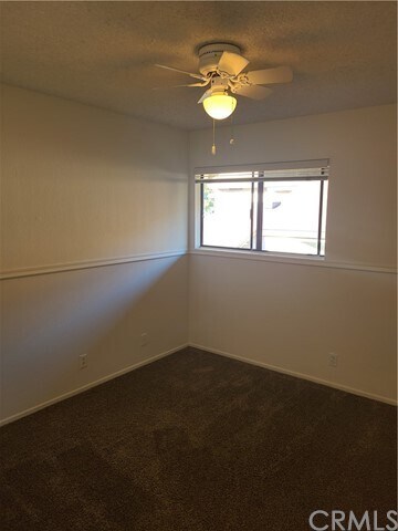 Building Photo - 23012 Village Dr