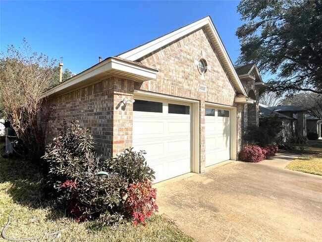 Foto del edificio - 9026 Brimstone Ln