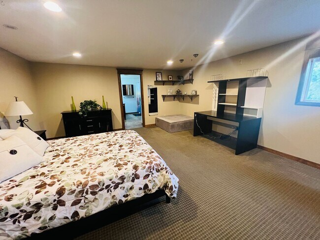 Building Photo - Rare Furnished 1 bedroom in Barndominium i...