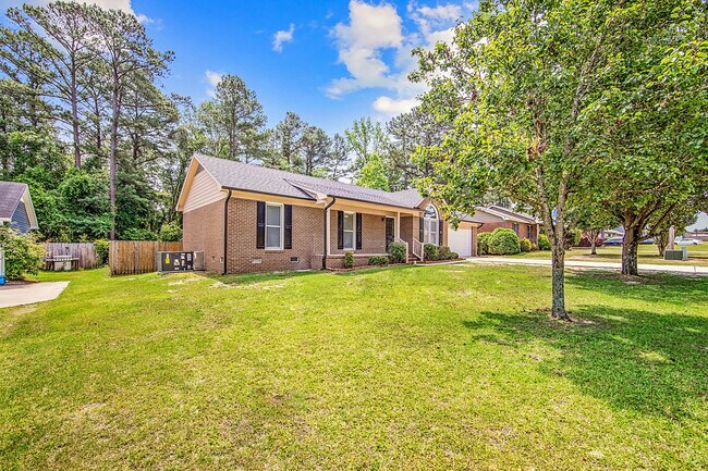 Building Photo - 2713 Leabrook Dr
