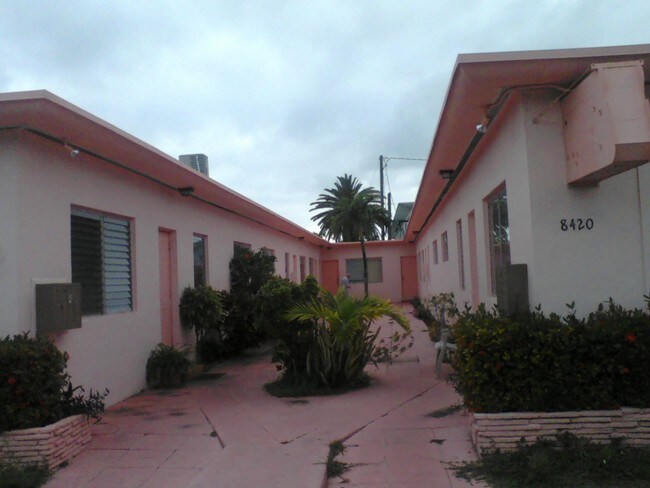 Building Photo - Duchess Motel