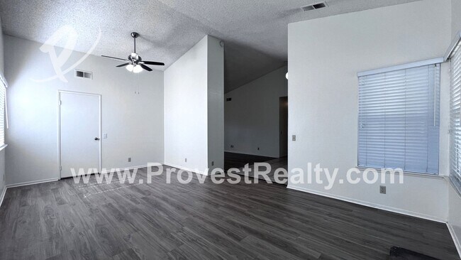 Building Photo - 4 Bed, 2 Bath Victorville Home!!!