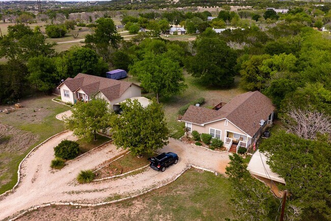 Foto del edificio - 659 Town Creek Rd