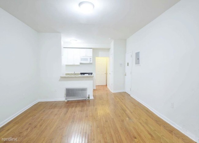Foto del edificio - 3 br, 1 bath Apartment - 90 Saint Marks Pl