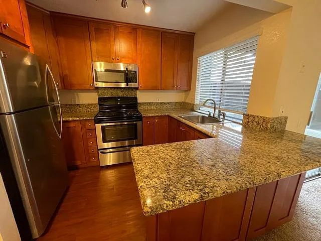 Building Photo - "Charming 1-Bedroom Oasis in the Heart of San Diego!"