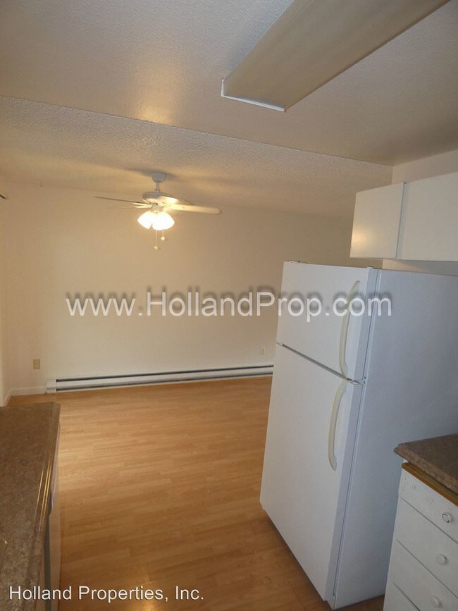Building Photo - 2724 N Barlow Ct