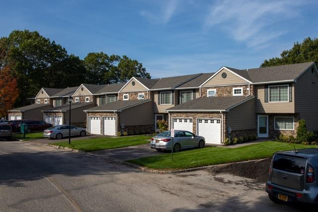 Foto del edificio - 5000 Townehouse Dr