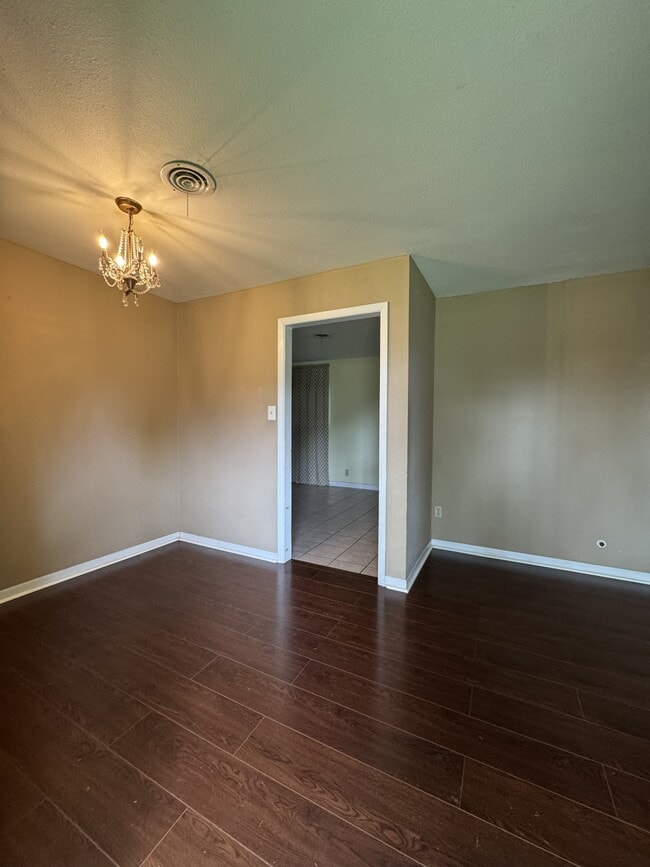 Building Photo - 3608 Edgemont Dr