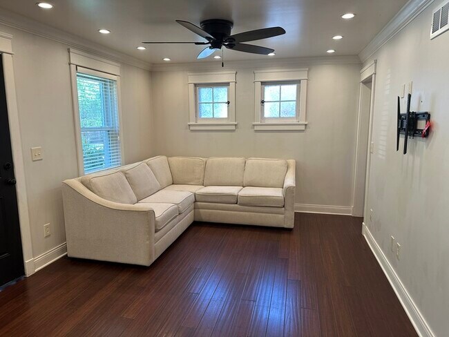 Foto del edificio - Webster Schools, Charming 2BD 2Bth Home Co...
