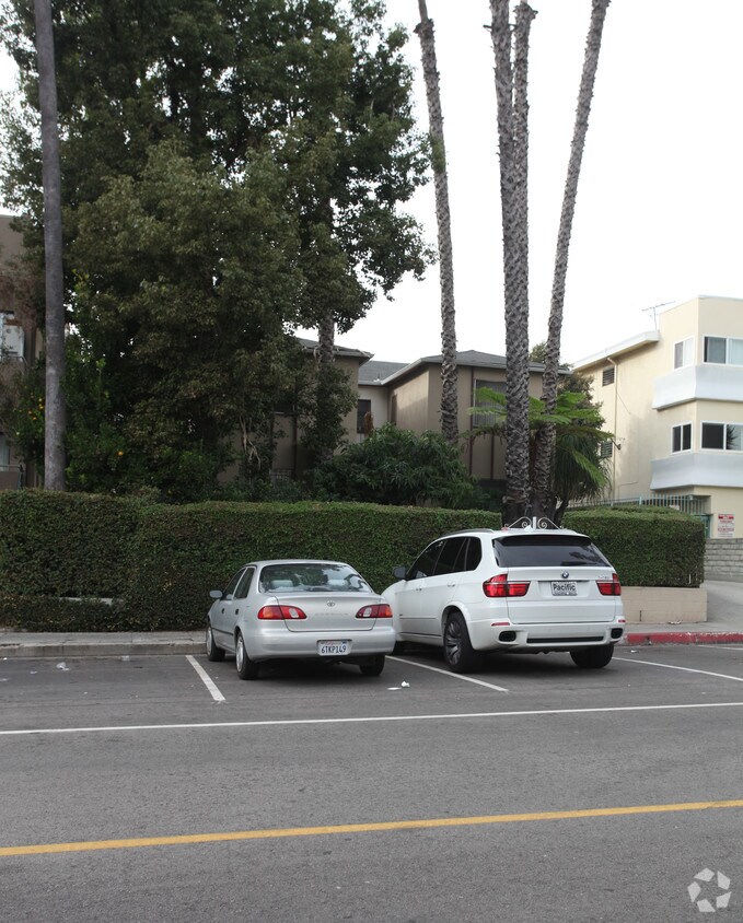 Foto del edificio - 1837-1839 N Kingsley Dr