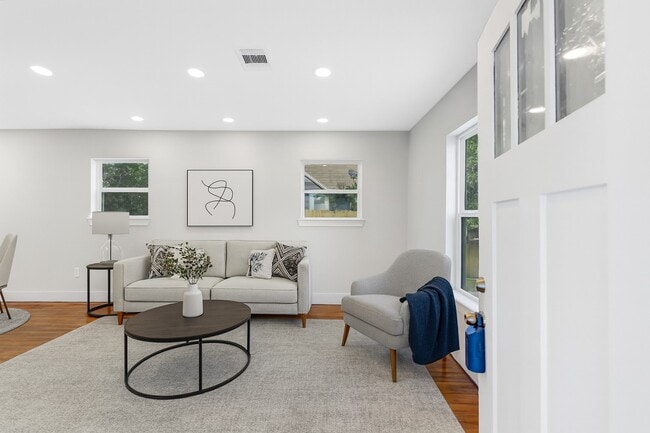 Foto del edificio - 312 Maple Ave