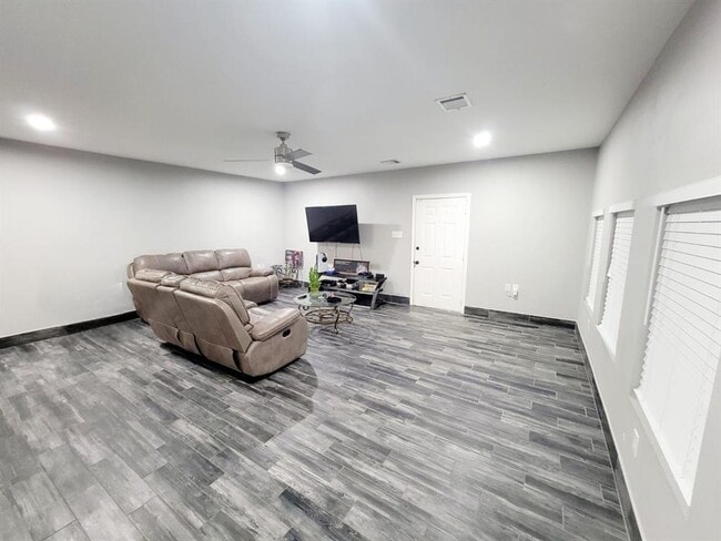 Building Photo - 7210 Colton St