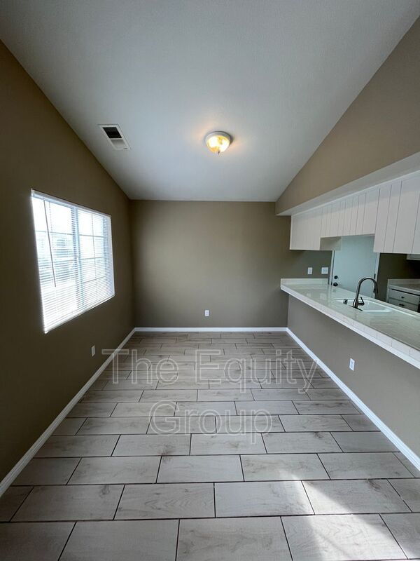 Building Photo - 1435 Cottage Pl