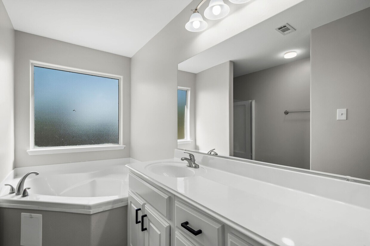 Foto principal - 29022 W Pecos River Ct