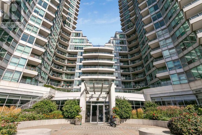 Photo du bâtiment - 801-228 QUEENS Quay
