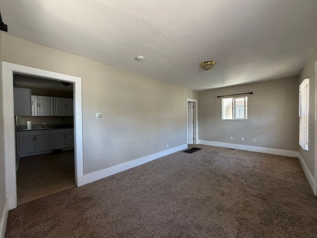 Photo - Escape Apartment Life! Downtown Cottage with yard!