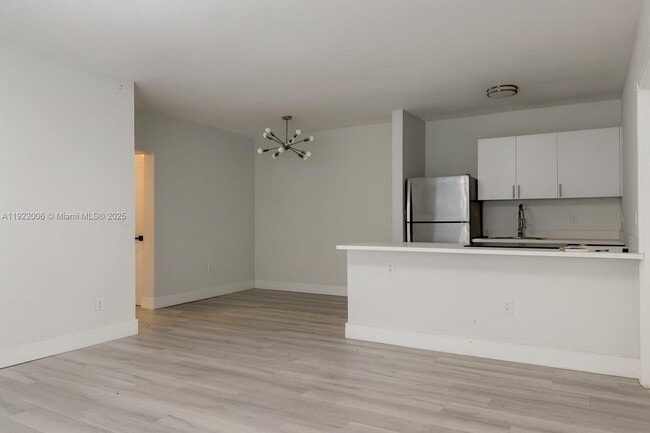 Building Photo - 10190 E Bay Harbor Dr