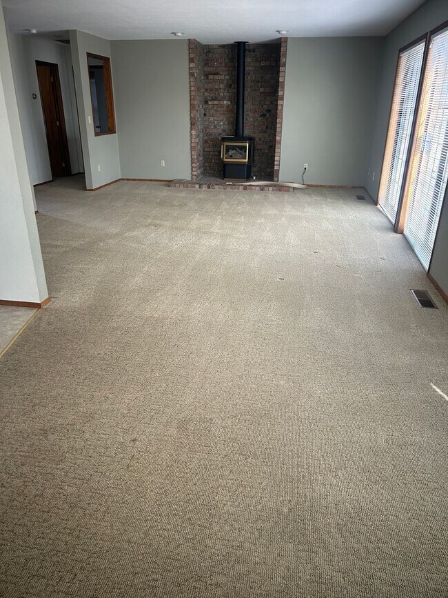 Foto del edificio - Spacious 4-Bedroom Home in Prime Wenatchee Location