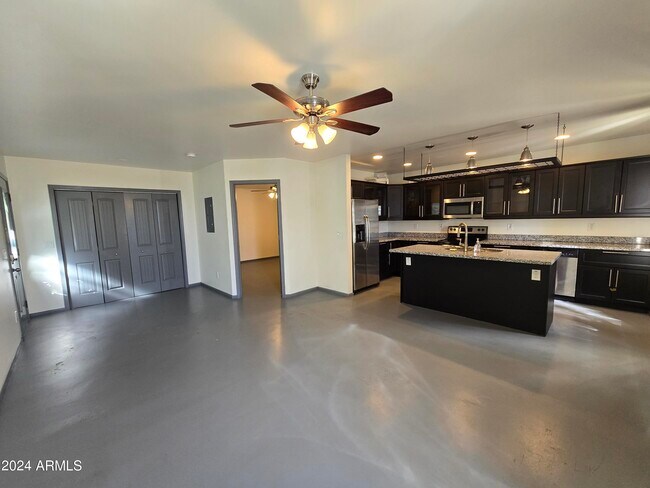 Foto del edificio - 2302 N 36th St