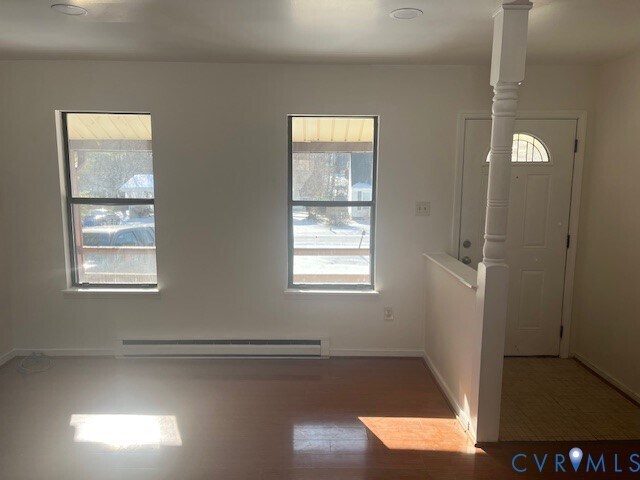 Foto del edificio - 10200 Carol Anne Rd