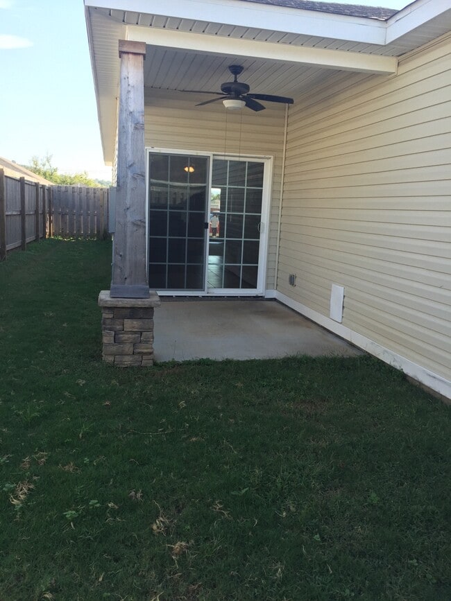 Building Photo - 4500 W Sweetgum Ln