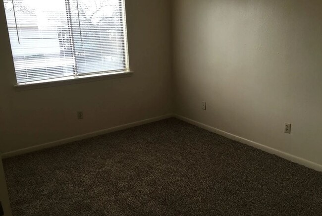 Building Photo - 2411 Pedernales Dr