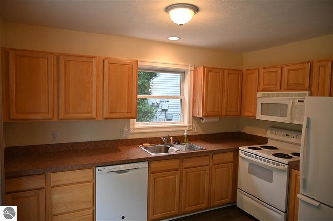 Foto del edificio - 713 Lake Ave