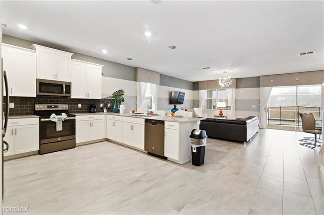 Building Photo - 8 br, 5 bath House - 1686 MOON VALLEY DR
