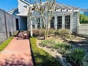 Foto del edificio - 712 Memorial Mews St