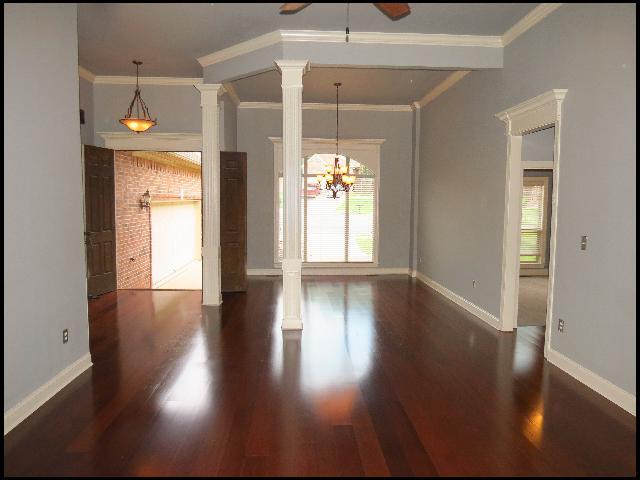 Building Photo - 3153 Stonewall Dr