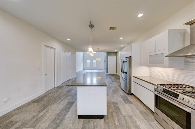 Building Photo - 2211 Padron Pl
