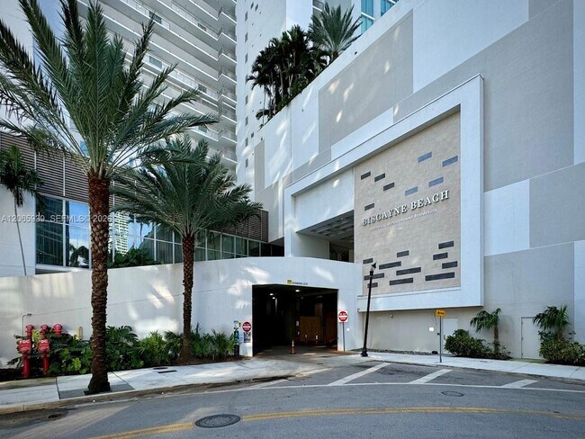 Foto del edificio - 2900 NE 7th Ave