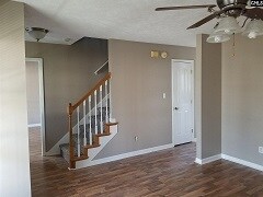 Building Photo - 211 Glendevon Way