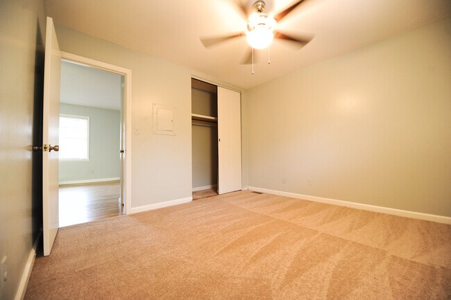 Foto del edificio - 140 Springdale St